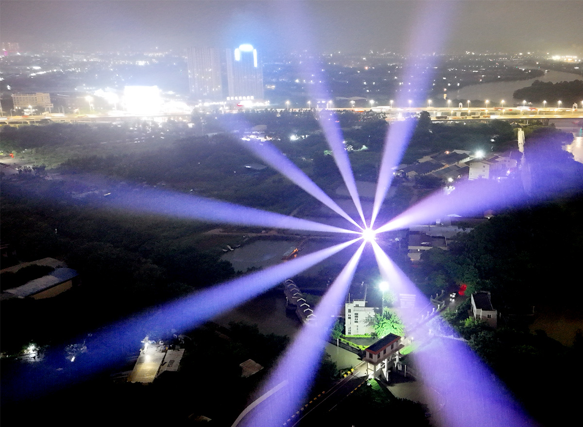 Outdoor Waterproof Laser Beam Moving Head Light 7 Наружный водонепроницаемый лазерный луч с подвижной головкой 7