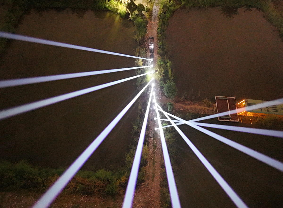 Outdoor Waterproof Laser Beam Moving Head Light 2 Наружный водонепроницаемый лазерный луч с подвижной головкой 2