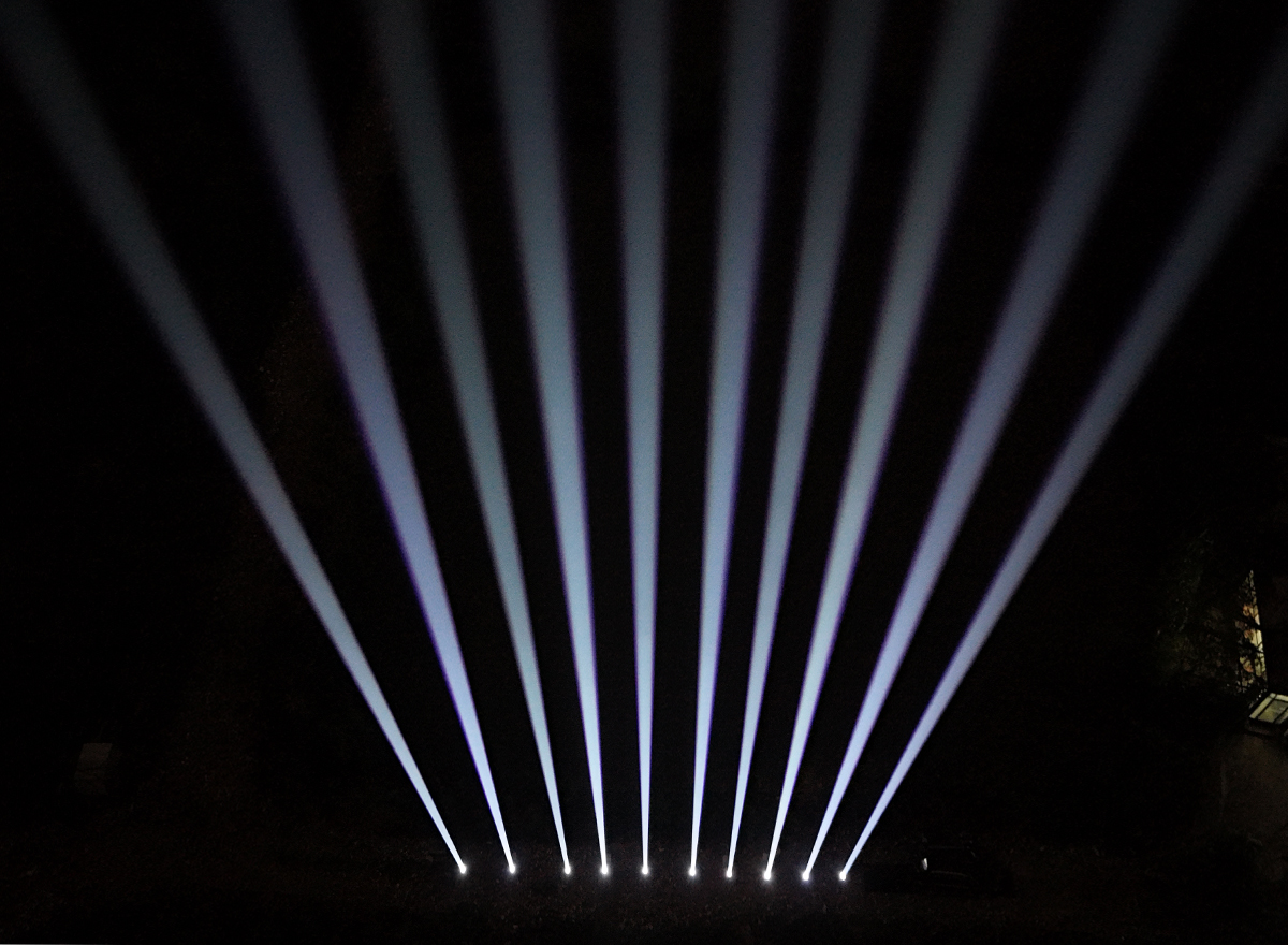 Outdoor Waterproof Laser Beam Moving Head Light 3 Наружный водонепроницаемый лазерный луч с подвижной головкой 3